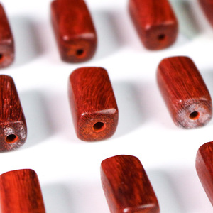 ลูกปัดไม้จันทน์แดงทรงสี่เหลี่ยมผืนผ้า 6.5x13 มม. สำหรับทำสร้อยข้อมือ - Product Image 1