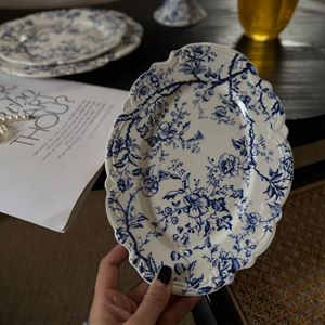 Ensemble d'assiettes à dîner en céramique imprimé floral <span class=keywords><strong>bleu</strong></span> européen <span class=keywords><strong>Assiette</strong></span> de décoration de table en porcelaine bleue et blanche <span class=keywords><strong>vintage</strong></span> pour événement de mariage - Product Image 5