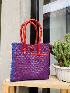 2024 nouveau sac en plastique recyclé écologique tissé à la main conception de sac à main en gros pour femmes d'Indonésie - Product Image 2