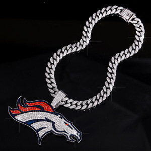 Collier tendance personnalisé en forme de pendentif en bambou plaqué or, entièrement serti de diamants, grand modèle, pour équipe de rugby Mustang, vente chaude transfrontalière - Product Image 6