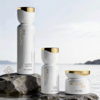 Impression personnalisable. Flacons cosmétiques premium de 30 à 120 ml, anti-fuite, rechargeables, élégants, blancs, pour emballages de soins de la peau.
