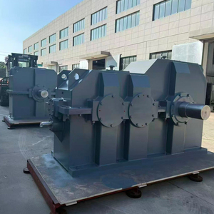 Réducteur hélicoïdal haute puissance à entraînement robuste pour convoyeurs miniers ukrainiens et entraînements de rouleries - Product Image 1