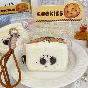 Juguete Antiestrés de Silicona de Grado Alimenticio para Niños, Diseño de Tarta de Tres Capas con Crema y Carne Seca, Unisex, Edades 7-35 - Product Image 5