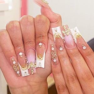 <span class=keywords><strong>Ongles</strong></span> français extra longs style Baddie, <span class=keywords><strong>faux</strong></span> <span class=keywords><strong>ongles</strong></span> à presser avec strass papillon 3D, réutilisables, forme cercueil, vente en gros OEM - Product Image 4