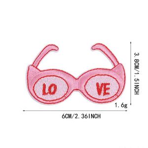 Patchs brodés thermocollants et autocollants mignons rose Saint-Valentin, Ours avec lunettes, Château, Bra Roadster, Fille ballerine pour la décoration - Product Image 4