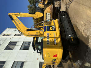 Haute performance utilisé Komatsu PC130 pelle 12.5 tonnes Cummins Engine pompe à moteur pelle d'occasion dans la cour de Shanghai - Product Image 5