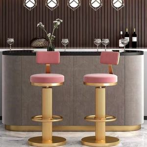 Tabourets de bar Kelly en velours, réglables, pivotants, de hauteur comptoir, design moderne, dorés, luxe, pour cuisine - Product Image 2