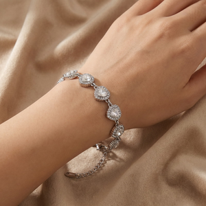 Bracelet délicat en acier inoxydable doré, entièrement pavé de diamants halo, forme cœur et rond, réglable pour femme - Product Image 6