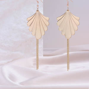 Pendientes de Borla con Forma de Hoja, Aleación de Zinc Dorada, Joyería para Fiestas, Pendientes de Moda para Mujer - Product Image 4