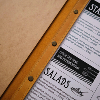 Porte-menu élégant en similicuir avec logo personnalisé en relief pour restaurant, gastronomie fine ou café