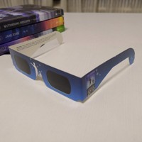 Lunettes d'éclipse solaire en carton certifiées ISO 2026, vente en gros, conception personnalisée en usine, lunettes 3D en papier pour l'observation de l'éclipse solaire