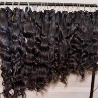 Cheveux humains de couleur naturelle tisse des extensions de paquet de cheveux bruts pour les femmes vendeur en gros