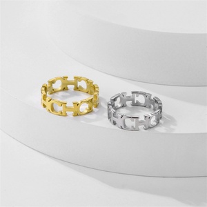 Anillo Personalizado con Letra CH, Joyería Personalizada, Acero Inoxidable 316L, Chapado en Oro, Anillos para Mujer - Product Image 3