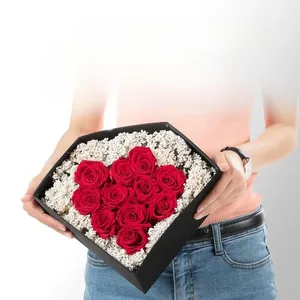 Caja de flores de lujo para mamá para el día de San Valentín, día de la madre, forma de corazón y cajas de flores para mamá con ventana