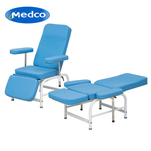 Chaise d'hôpital Medco Mk-X2 bleue, réglable manuellement, avec accoudoirs et fonction d'inclinaison, pour la don d'organes - Product Image 1