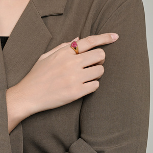 Anillo de Acero Inoxidable Chapado en Oro con Forma de Corazón, Bisel Rojo, Negro y Blanco, Joyería de Moda Unisex, Regalo - Product Image 2