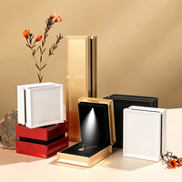 Boîte à bijoux haut de gamme lumineuse à LED avec rangement, personnalisable, pour bagues, colliers et bracelets
