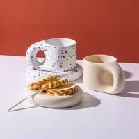 Offre Spéciale Nordique Personnalisé Graisse Tasse Unique Mignon Tasses Main Peinture Céramique Café Tasse Et Soucoupe Ensemble 12oz Tasses d'eau