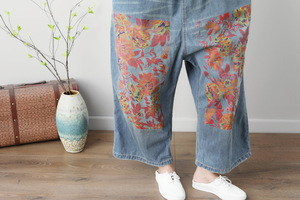 Vente en gros en boutique Nouveau <span class=keywords><strong>pantalon</strong></span> à dos imprimé <span class=keywords><strong>grande</strong></span> <span class=keywords><strong>taille</strong></span> <span class=keywords><strong>Pantalon</strong></span> littéraire à jambes larges <span class=keywords><strong>Combinaison</strong></span> pour <span class=keywords><strong>femme</strong></span> en denim délavé pour printemps - Product Image 6