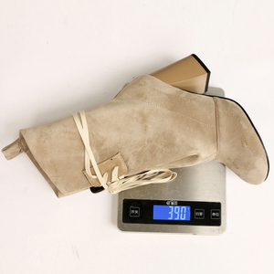 Bottines à talons hauts et épais pour femmes, grande taille 46, coupe large, à lacets sur le devant, bout carré, en daim - Product Image 5