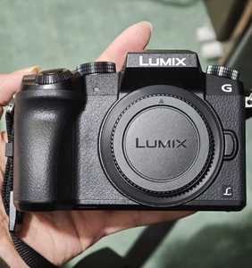Appareil photo d'occasion <span class=keywords><strong>Lumix</strong></span> <span class=keywords><strong>G7</strong></span> Four Thirds CMOS 16MP 4K avec Wi-Fi intégré - Product Image 1