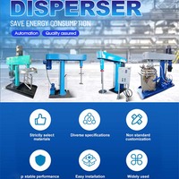 Mélangeur dispersant haute vitesse avec moteur et pompe pour la fabrication de produits cosmétiques, de crèmes pour le visage, de lotions pour le corps et de fluides pâteux.