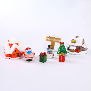 Decoración Navideña en Miniatura, Juego de Figuras de Resina de Santa Claus, Muñeco de Nieve, Casa y Árbol, Adorno para Interiores - Product Image 2