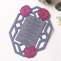Tarjeta de menú de papel floral de nuevo diseño con patrón troquelado y texto de lámina azul para eventos de bodas y fiestas de cumpleaños