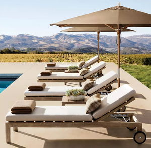 Chaise longue réglable en teck linéaire moderne pour l'extérieur, lit de jardin minimaliste pour villa et complexe hôtelier - Product Image 3
