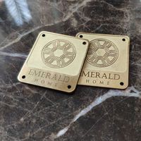 Logo magnétique personnalisé en métal pour ordinateur portable, logo en laiton à coudre, texte personnalisé pour l'image de marque et l'emballage des produits