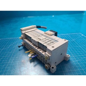 Ensemble de distributeur de soupapes solénoïdes SMC VVQ1000-10A-1, plaque d'obturateur de distributeur, utilisée telle qu'elle est, pièces d'équipement semi-conducteur Legacy - Product Image 4