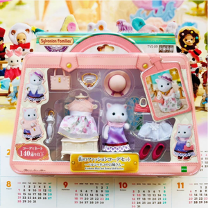 <span class=keywords><strong>Sylvanian</strong></span> Families Calico Critters Town Girl Series - Ensemble de jeu mode <span class=keywords><strong>Chat</strong></span> Persan avec figurine de <span class=keywords><strong>chat</strong></span> floqué et vêtements - Product Image 3