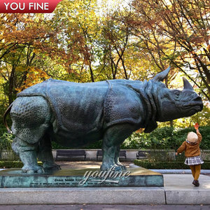 YOUFINE - Estatua de Rinoceronte de Bronce Grande, Tamaño Real, Rinoceronte con Cuernos, Escultura de Animales Salvajes para Decoración de Entrada de Parques Públicos y Zoológicos - Product Image 1