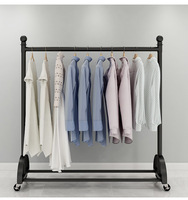 Porte-vêtements sur roulettes de style minimaliste nordique, support de rangement pour vêtements sur pied, adapté aux chambres à coucher