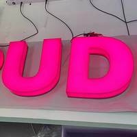 Enseigne LED en acrylique personnalisée, entièrement éclairée, étanche, à éclairage solide pour la publicité, la décoration murale des magasins, des chambres et des bars