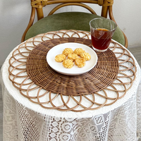 Set de table décoratif en rotin tressé style bohème floral, résistant aux hautes températures, isolant thermique