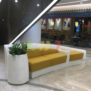 Sofá seccional de fibra de vidrio Libit de tres plazas con diseño modular para reuniones de negocios y negociaciones - Product Image 3