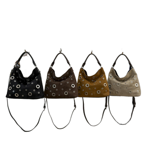 Nuevo Bolso de Hombro Impermeable de PU con Remaches y Cremallera, Versátil, Sofisticado, Moderno, Casual y Minimalista - Product Image 1