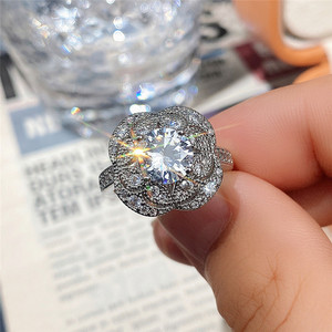 Anello con Design Floreale in Stile Vintage, Elegante Anello da Dito per Donne - Product Image 4