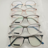 Femmes Métal cateye pour dames mode aléatoire Liquidation de stock Monture en métal pas cher prêt à expédier Monture de lunettes en métal pour femmes