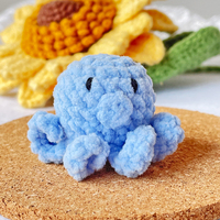 Mini Peluches Pieuvre au Crochet – Fil de Laine et Rembourrage en Coton Doux, Cadeaux d'Anniversaire Faits Main Adorables pour Enfants et Décoration Intérieure