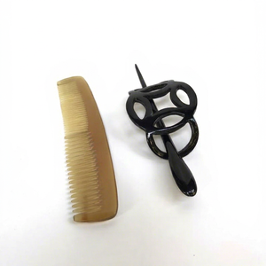 Peine de Cuerno Natural Moderno, Antiestático, con Dientes Anchos y Finos, Herramienta de Cuidado del Cabello Premium, Ecológica, Hecha a Mano, Artesanía Natural - Product Image 1