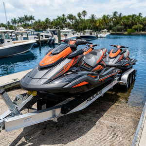 Jet ski neuf, moderne, en plastique, orange et noir, pour loisirs nautiques. - Product Image 3