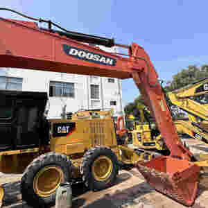 Doosan DX225 Marteau d'occasion 20 tonnes Hitachi/Komatsu/Hyundai/Volvo Pelle pelleteuse d'occasion certifiée EPA/CE - Product Image 2