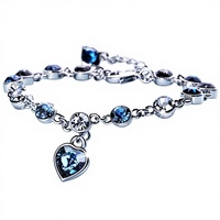 Nouveau bracelet à breloques en alliage or rose pour femme, style européen-américain, simple, avec cœur en cristal et strass, vente directe d'usine