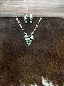 Conjunto de Joyería Hecho a Mano en Plata de Ley con Turquesa Kingman y Bisutería de Bisonte Blanco - Product Image 3