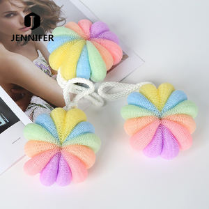 Bola de baño exfoliante de 60g con red de malla PE Bola de ducha de flores para uso de jabón Accesorio de baño - Product Image 1
