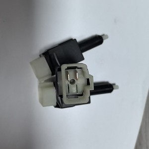 Interruptor de luz de freno Hino 88280-E0051 para camión, número de pieza de repuesto 81234 - Product Image 2