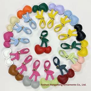 Porte-clés en forme de cœur de pêche pour femmes, porte-clés de sac mignon en forme de fruit, accessoire de bijoux de luxe, charme en cuir de cerise - Product Image 1