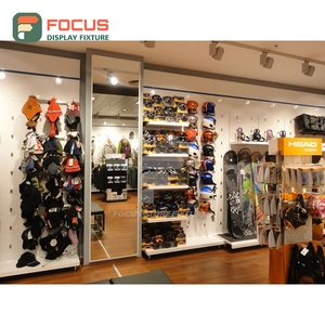 Servicio de Instalación de Estanterías Metálicas con Recubrimiento en Polvo para Interiores de Tiendas Industriales y Tiendas de Moda - Product Image 4